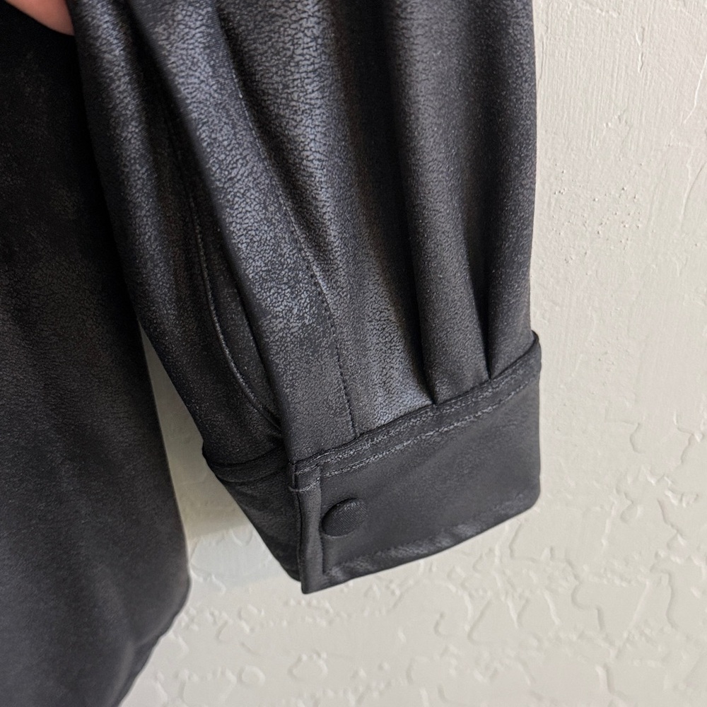 Gianni Bini Black Shirt extra long snap up shirt shimmery material.  Size medium - Picture 9 of 15